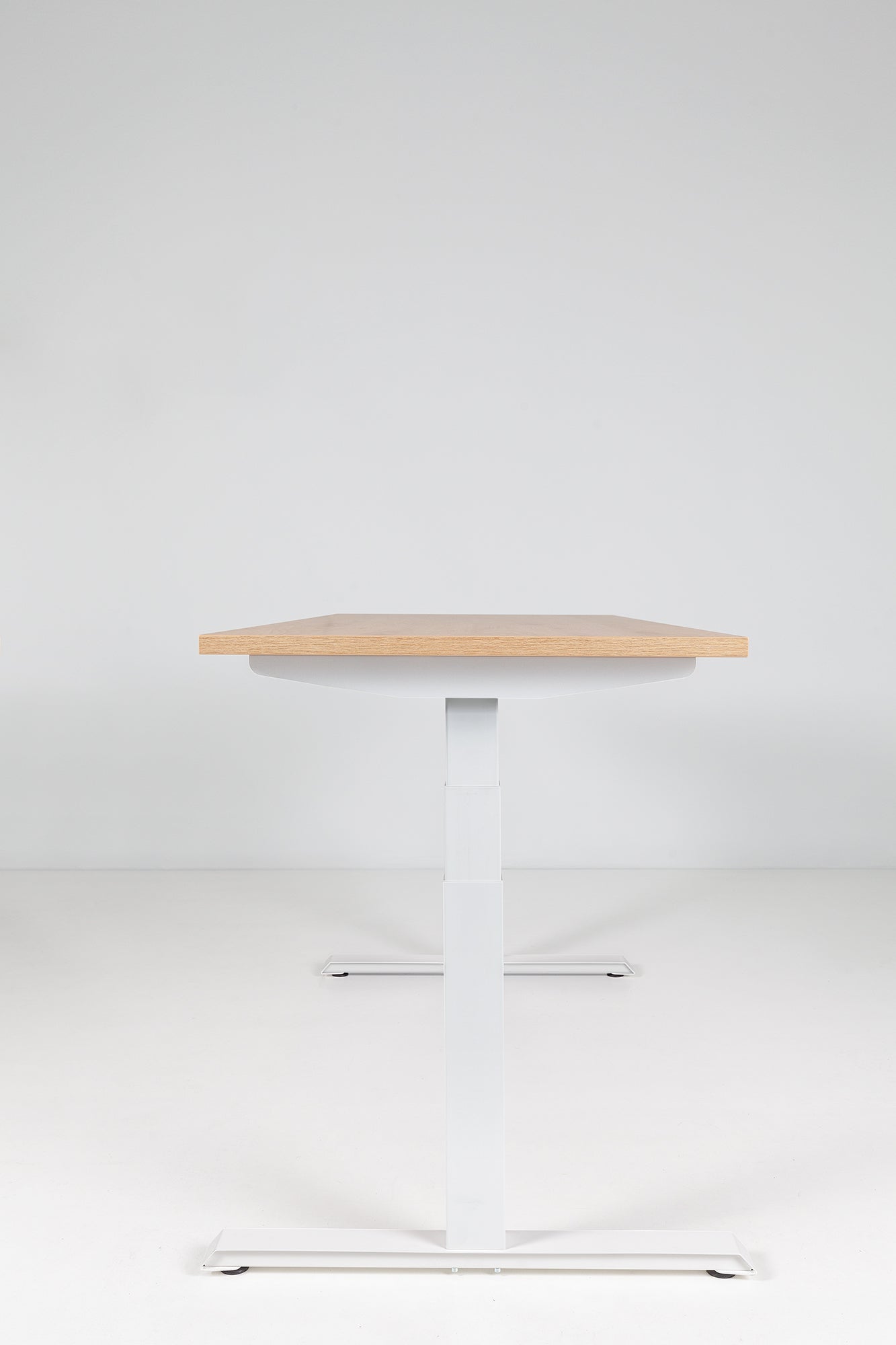 Elektrisch Höhenverstellbarer Schreibtisch 140 cm breit | Op-Lite