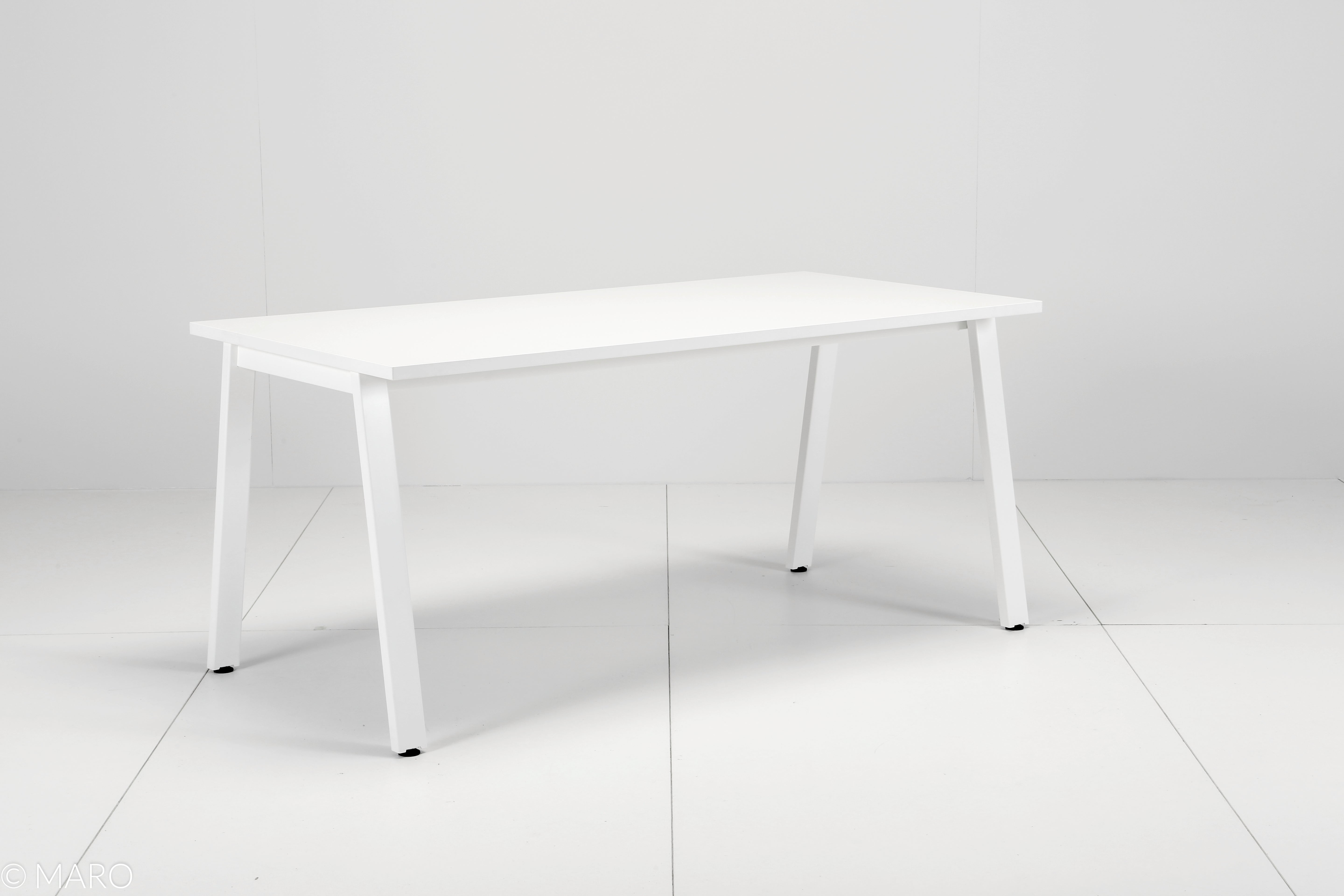 Schreibtisch 80 cm breit | A-em